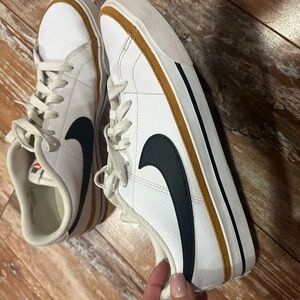 Nike women’s